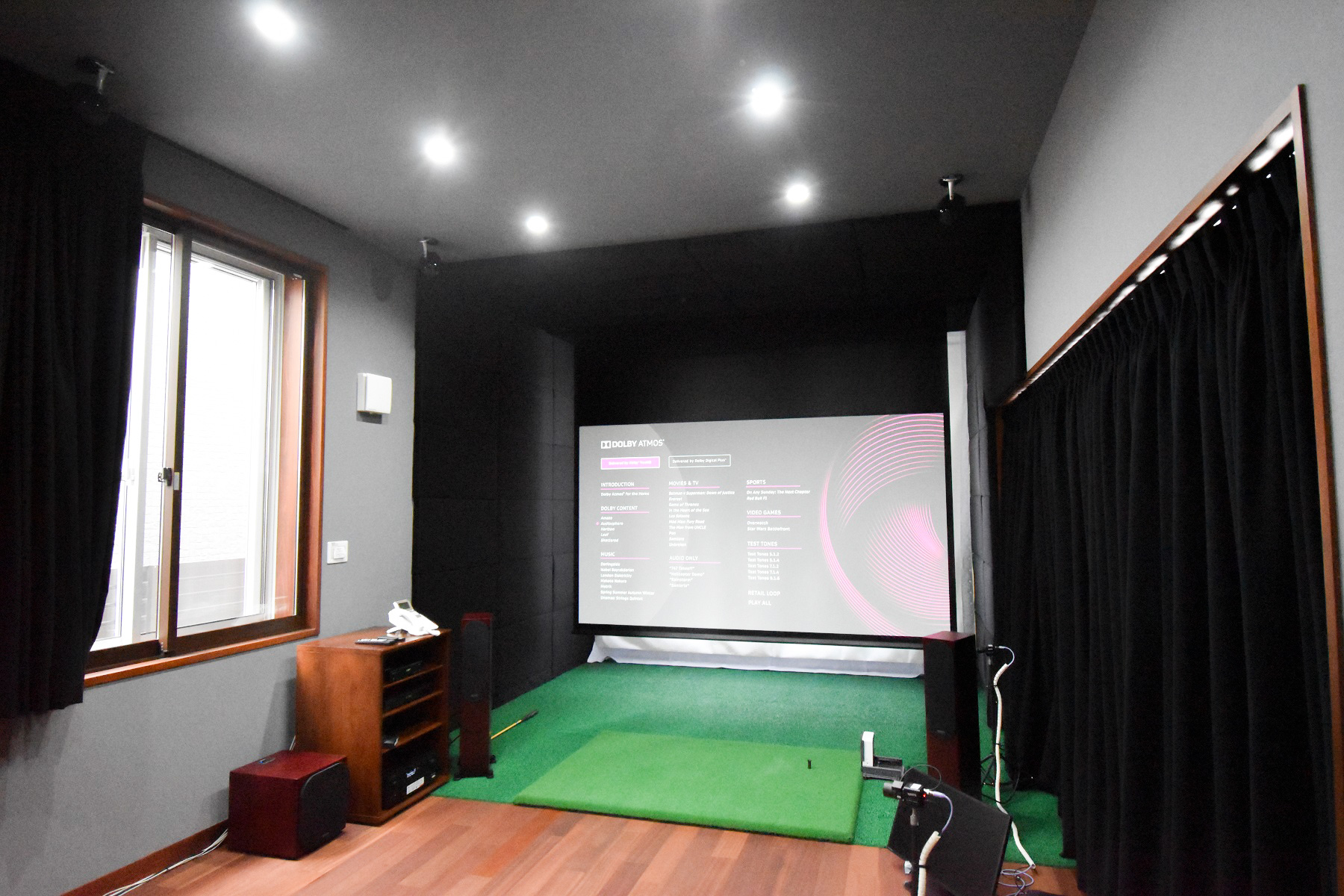 施工例80　ゴルフシミュレーションルームで楽しむホームシアター